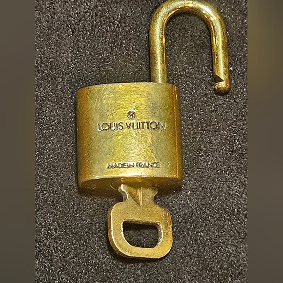 LOUIS VUITTON VINTAGE LOCK & KEY SET #310 - Picture 3 of 10